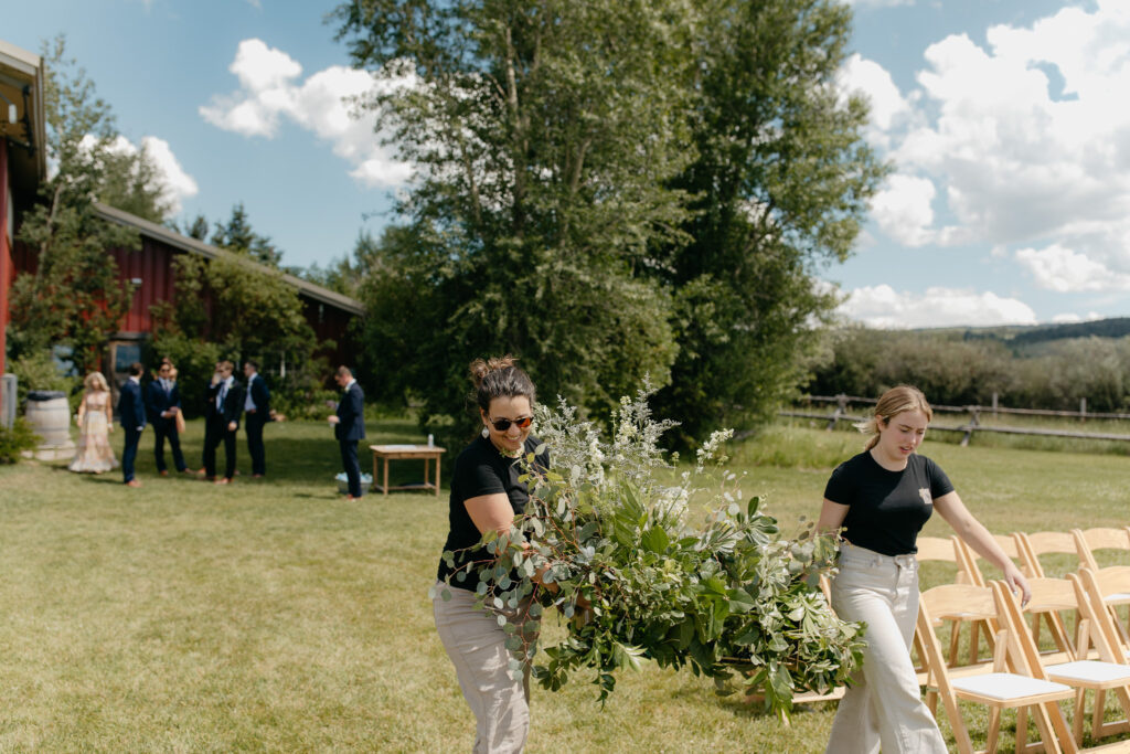 There are many factors that influence the cost of wedding flowers. We can help you figure out a Jackson Hole wedding flower budget based on your priorities.